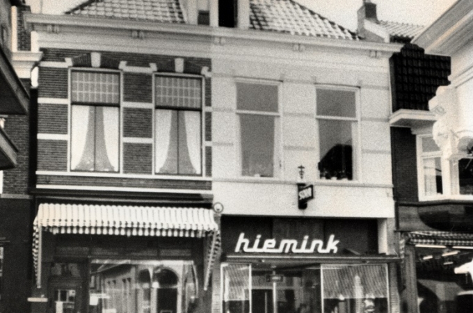 Asser Praat over Sinterklaas, kerk en middenstand